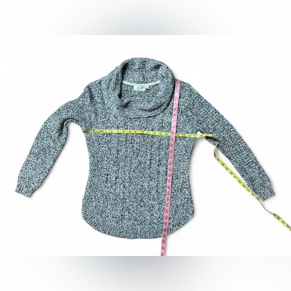 RD Style Sweater - Picture 5 of 8